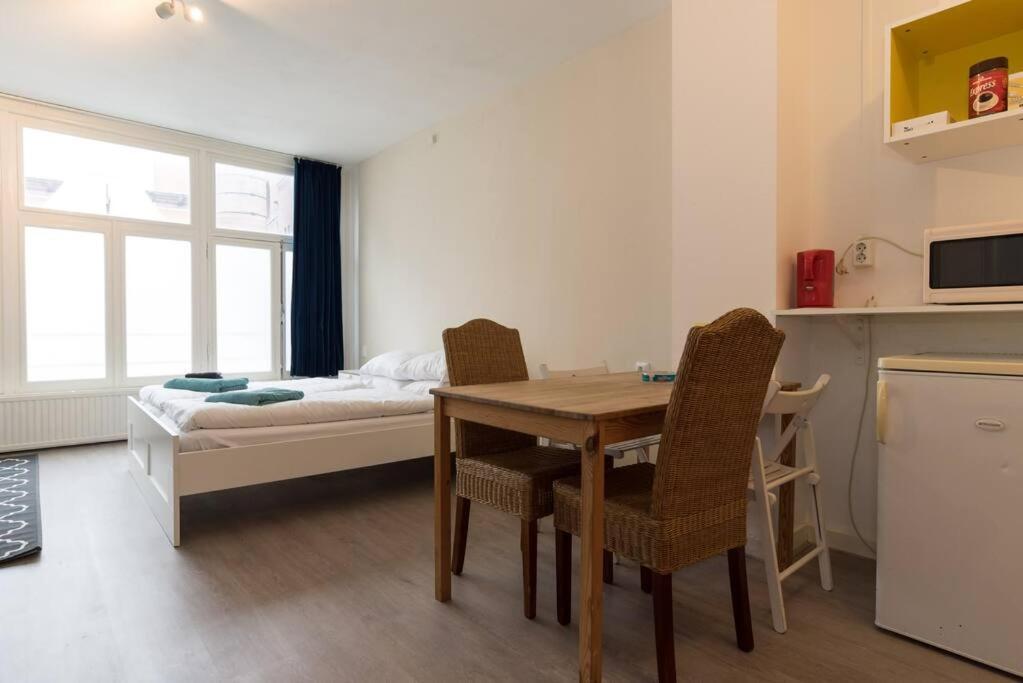 Redlight District Private Smokers Friendly Studio Apartment Amsterdam Exterior photo